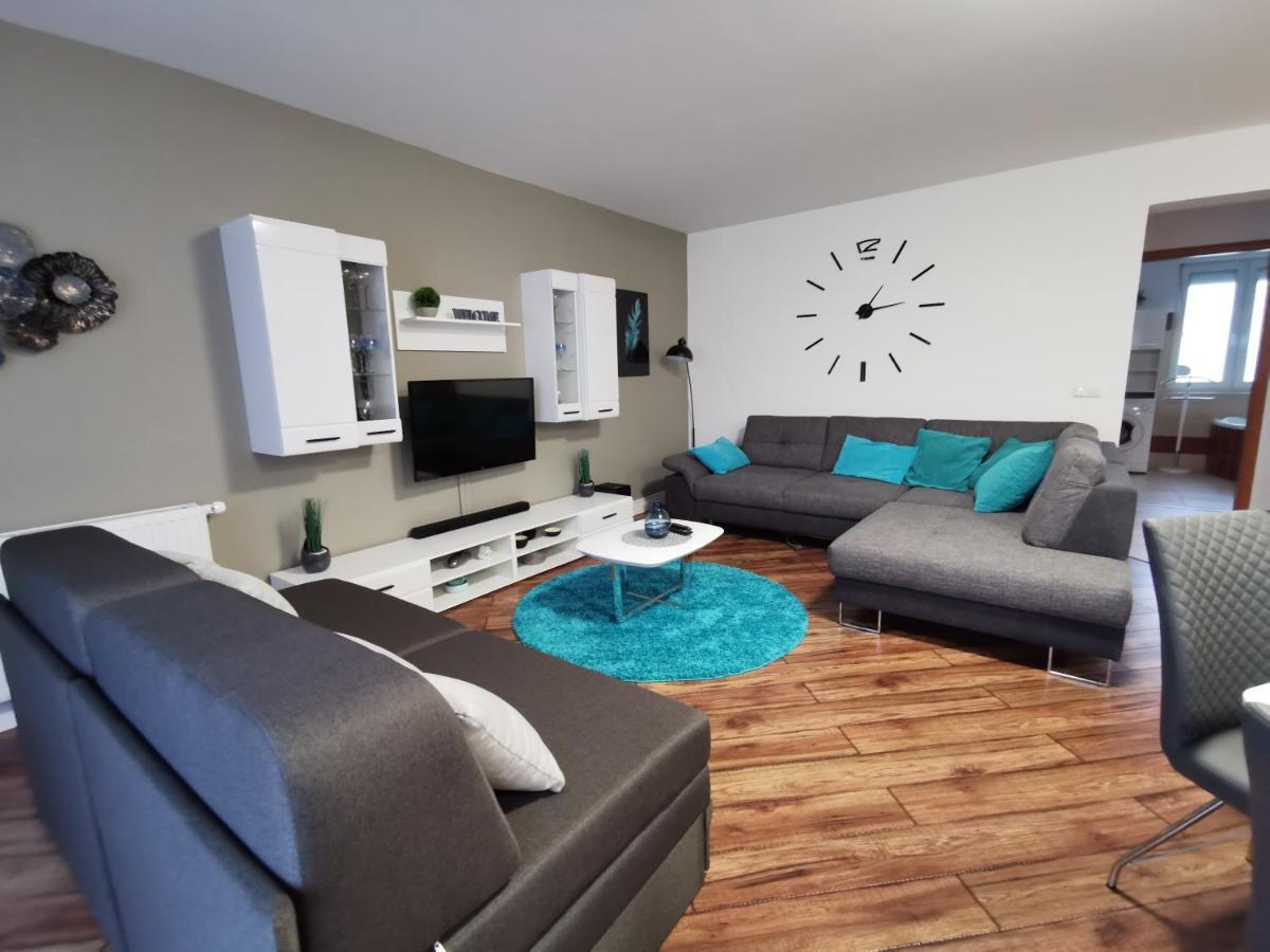 Freedom Apartman Hajdúszoboszló Buitenkant foto