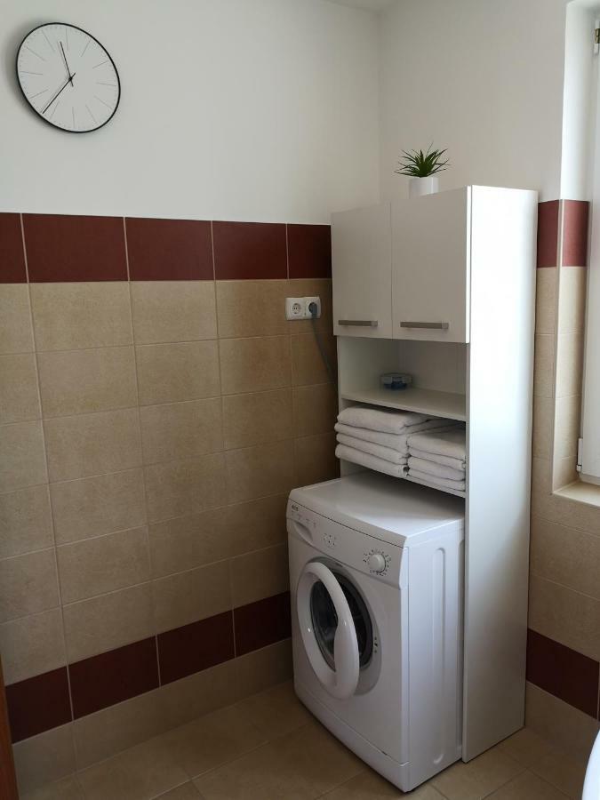 Freedom Apartman Hajdúszoboszló Buitenkant foto